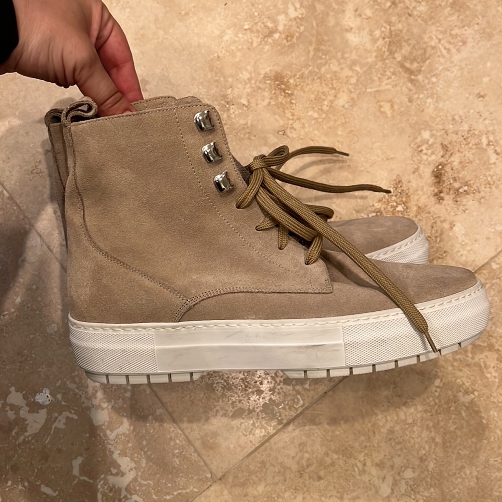 Aquatalia laced boots